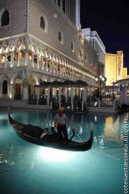 "Laisse les Gondoles... &agrave; Vegas"